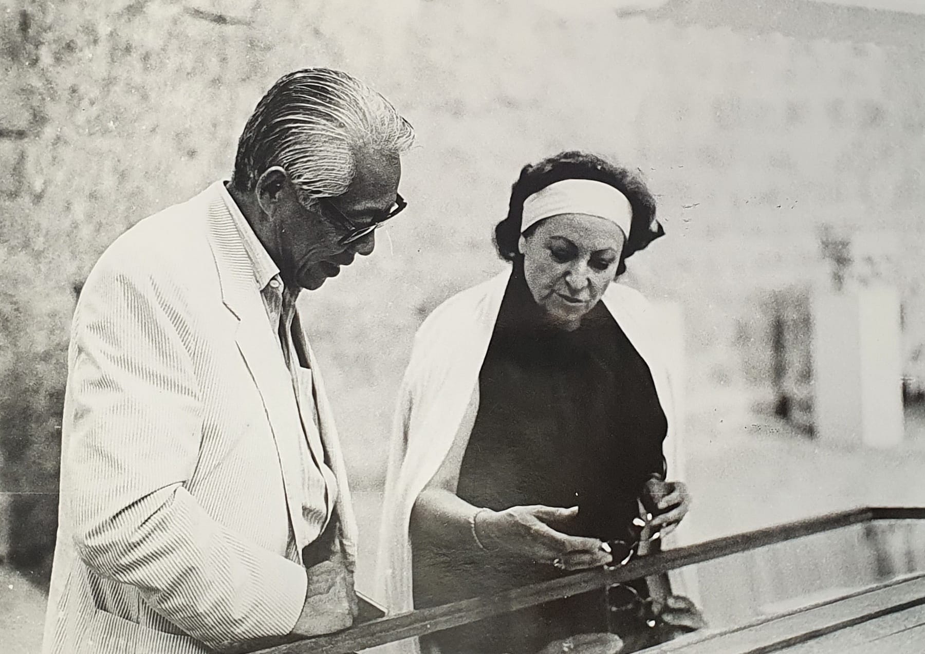 Zao Wou-Ki and Geneviève Bonnefoi at the Abbaye de Beaulieu-en-Rouergue at the beginning of the 1980s. Photo Olivier Duchain